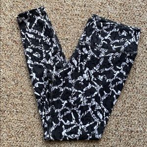 Nike Black and White Print High Rise Legging Sz M